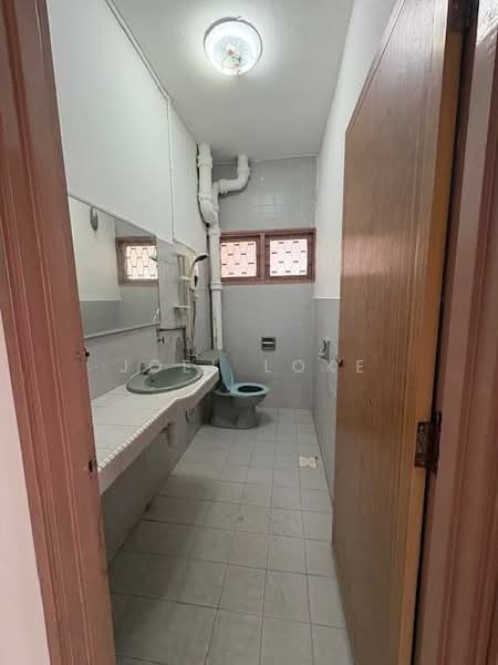 2-storey Terraced House for Sale in Bangsar (Kuala Lumpur) - Joel Loke - Bathroom - PropertyGuru.com.my