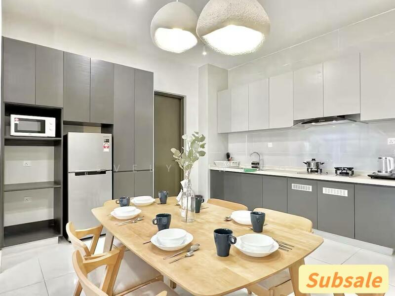 Condominium for Sale at Royal Strand @ Country Garden Danga Bay - Vicky Wong - Kitchen - PropertyGuru.com.my