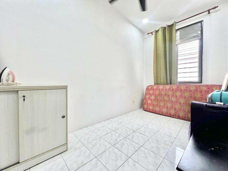 2-storey Terraced House for Sale in Jenjarom (Selangor) - Asyraf Ismail - Bedroom - PropertyGuru.com.my