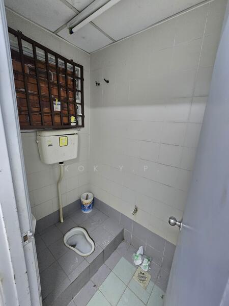 Shop / Office for Rent in Bandar Bukit Tinggi (Klang) - Kok Y.P. - Bathroom - PropertyGuru.com.my