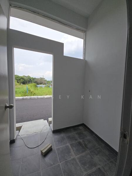 1-storey Terraced House for Sale in Kuantan (Pahang) - Jessey Kan - Entrance - PropertyGuru.com.my