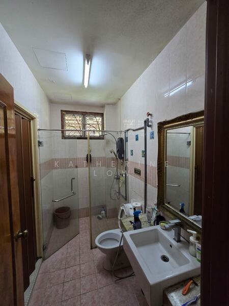 Semi-Detached House for Sale in Kulai (Johor) - Katherine Low - Bathroom - PropertyGuru.com.my