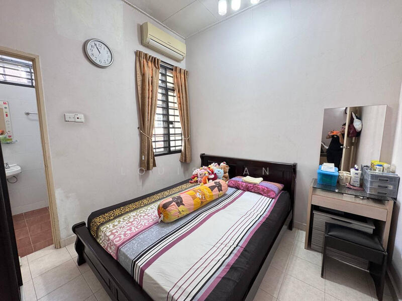 2-storey Terraced House for Sale in Johor Bahru (Johor) - Louis Tan - Bedroom - PropertyGuru.com.my