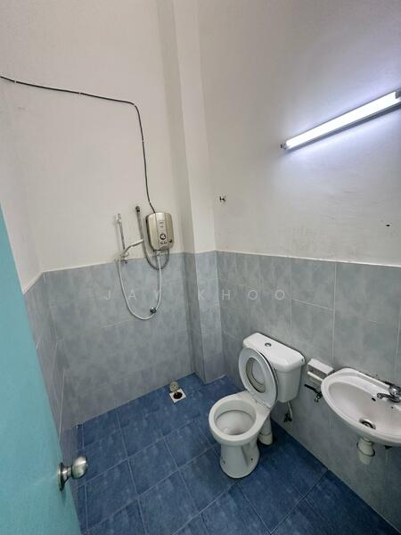 2-storey Terraced House for Rent in Taman Damai Utama (Bandar Kinrara) - Jay Khoo - Bathroom - PropertyGuru.com.my