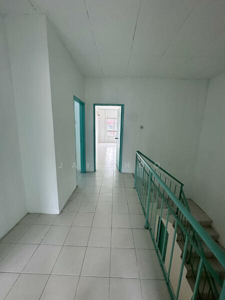 2-storey Terraced House for Rent in Taman Damai Utama (Bandar Kinrara) - Jay Khoo - Corridor - PropertyGuru.com.my