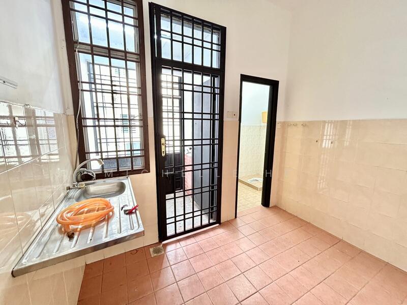 2-storey Terraced House for Sale in Taman Setia Indah (Tebrau) - Michelle He - Kitchen - PropertyGuru.com.my