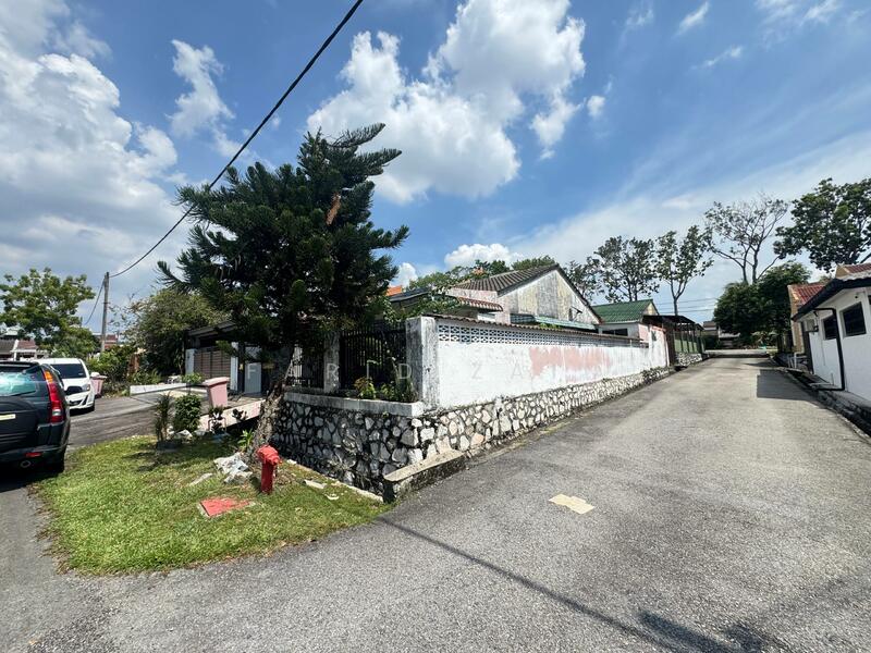 1-storey Terraced House for Sale in Kelana Jaya (Petaling Jaya) - Farid Zain - Exterior - PropertyGuru.com.my