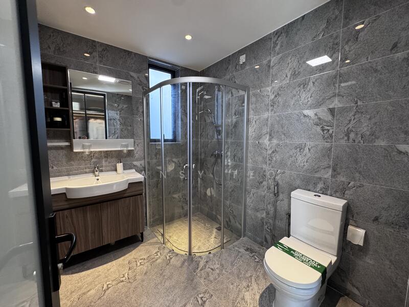 Cluster House for Sale in Forest City (Gelang Patah) - Pansy Teo - Bathroom - PropertyGuru.com.my