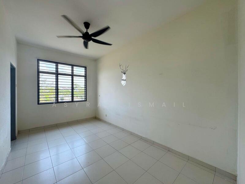 Semi-Detached House for Sale in Jenjarom (Selangor) - Asyraf Ismail - Bedroom - PropertyGuru.com.my