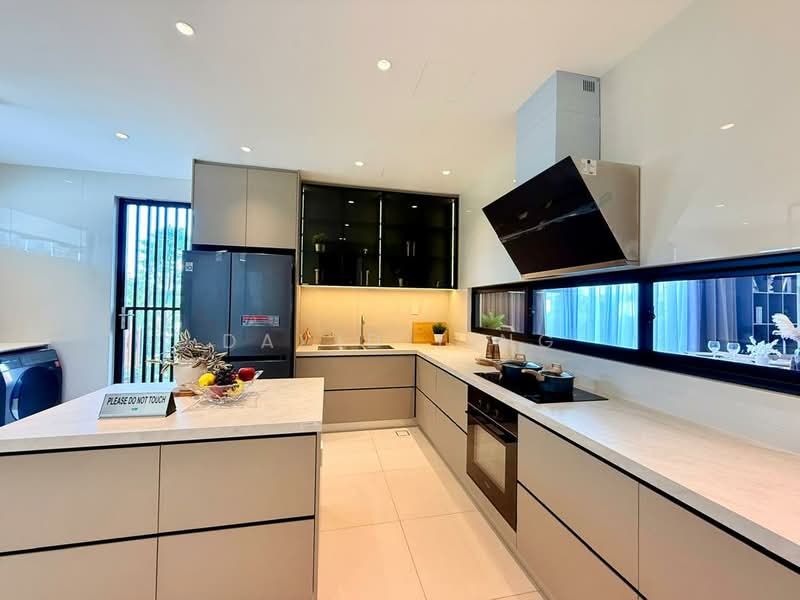 Semi-Detached House for Sale in Leisure Farm (Gelang Patah) - David Ting - Kitchen - PropertyGuru.com.my