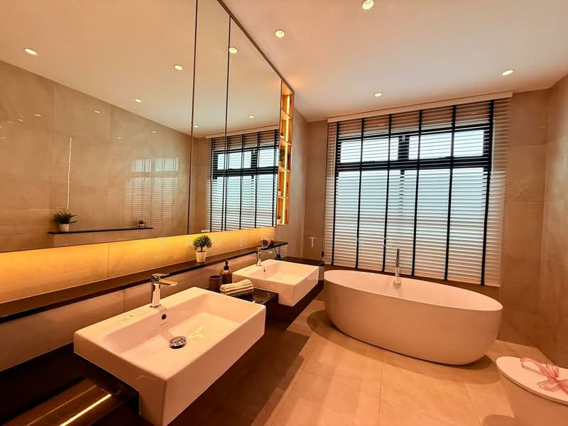 Semi-Detached House for Sale in Leisure Farm (Gelang Patah) - David Ting - Bathroom - PropertyGuru.com.my