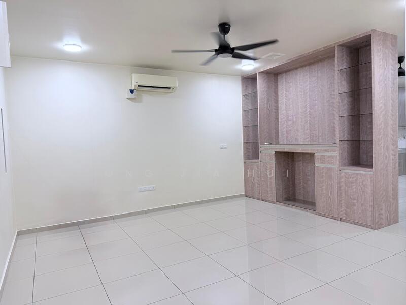 2-storey Terraced House for Sale in Bandar Sri Sendayan (Negeri Sembilan) - Ong Jia Hui - Living Room - PropertyGuru.com.my