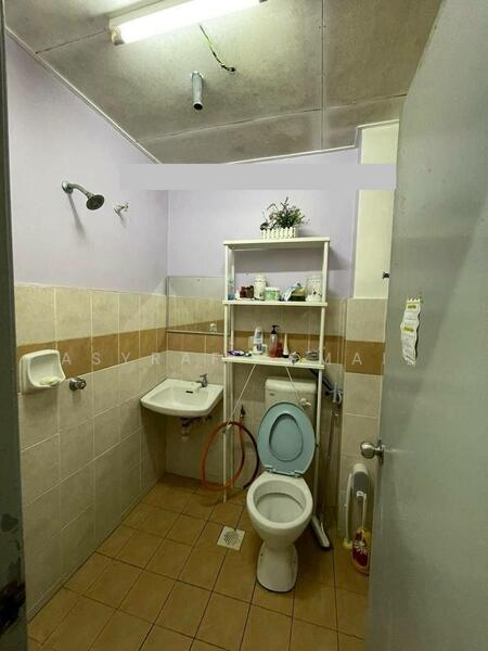 2-storey Terraced House for Sale in Sungai Buloh (Selangor) - Asyraf Ismail - Bathroom - PropertyGuru.com.my