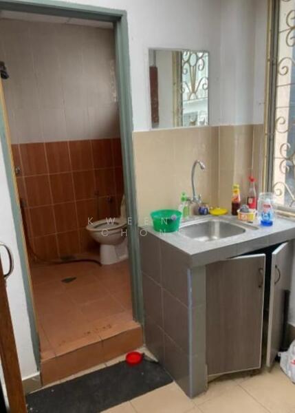 Office for Rent in Kuala Lumpur (Kuala Lumpur) - Kweenie Chong - Bathroom - PropertyGuru.com.my