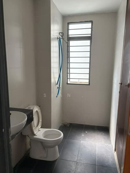 Rumah Teres untuk Disewa di Kajang East (Semenyih) - Sean . - Bathroom - PropertyGuru.com.my