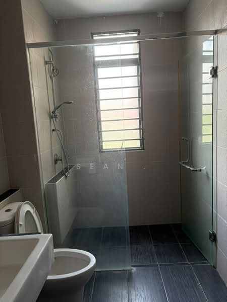 Rumah Teres untuk Disewa di Kajang East (Semenyih) - Sean . - Bathroom - PropertyGuru.com.my