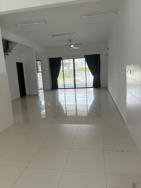 Rumah Teres untuk Disewa di Kajang East (Semenyih) - Sean . - Living Room - PropertyGuru.com.my