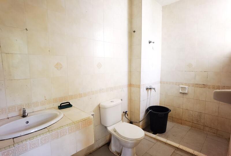 2-storey Terraced House for Sale in Putrajaya (Putrajaya) - Azizirrahim . - Bathroom - PropertyGuru.com.my