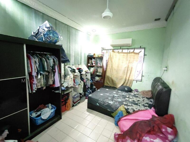 1-storey Terraced House for Sale in Kampung Raja Uda (Port Klang (Pelabuhan Klang)) - Mohd Nazri Roslan - Bedroom - PropertyGuru.com.my