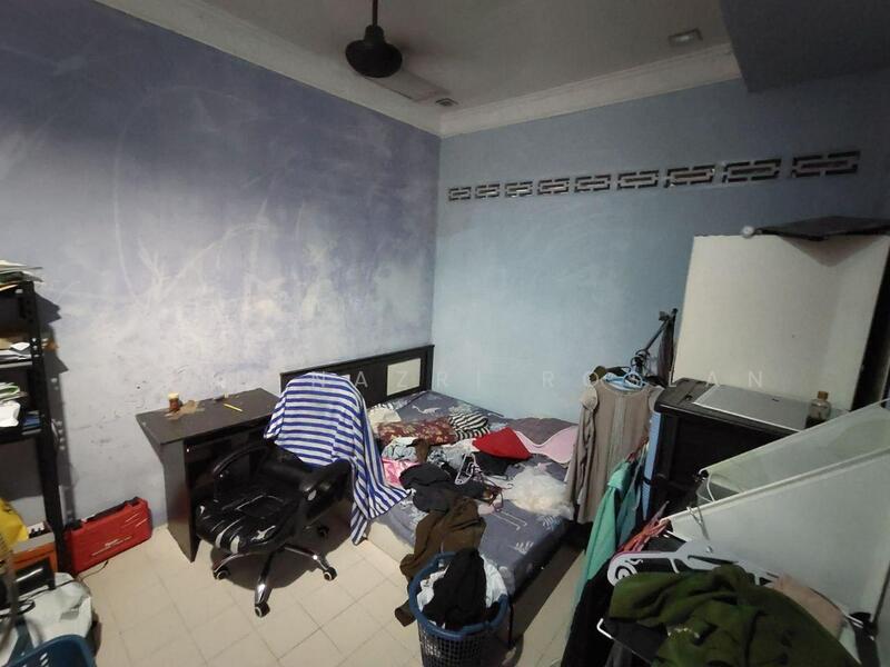 1-storey Terraced House for Sale in Kampung Raja Uda (Port Klang (Pelabuhan Klang)) - Mohd Nazri Roslan - Bedroom - PropertyGuru.com.my