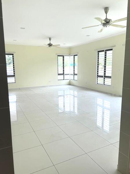 Anggun, Setia Alam 2 Storey Corner House For Rent untuk Untuk Disewa - RM 1,400,000 /bulan, Mac 2026 - Living Room - PropertyGuru.com.my