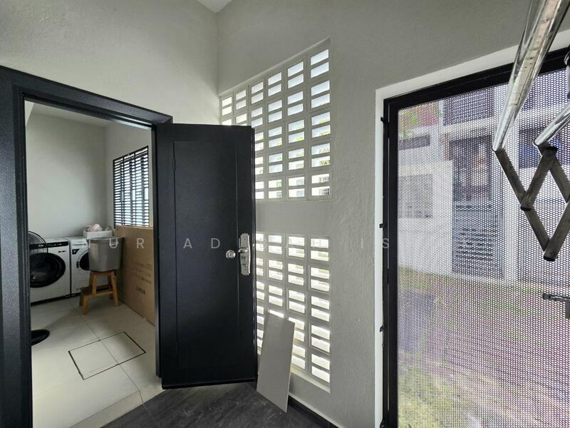 2-storey Terraced House for Sale in Shah Alam (Selangor) - Nur Adibah Ishak - Entrance - PropertyGuru.com.my
