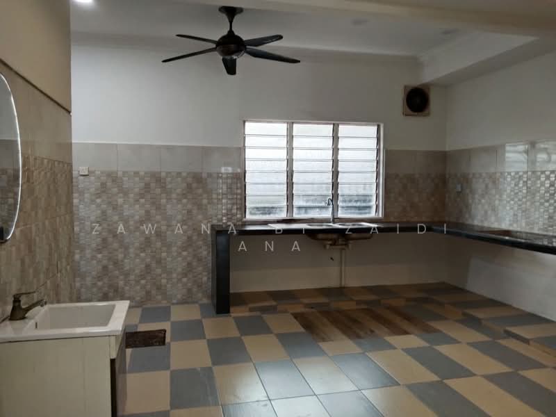 Rumah Teres 2 Tingkat untuk Dijual di Ukay Bistari (Ulu Kelang) - Zawana BT Zaidi Ana - Kitchen - PropertyGuru.com.my