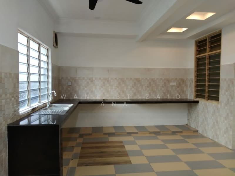 Rumah Teres 2 Tingkat untuk Dijual di Ukay Bistari (Ulu Kelang) - Zawana BT Zaidi Ana - Kitchen - PropertyGuru.com.my