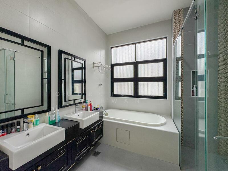 Semi-Detached House for Sale in Taman Melawati (Ulu Kelang) - Gudrotullah Ikhwan - Bathroom - PropertyGuru.com.my