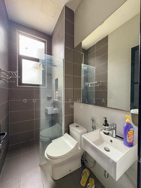 Semi-Detached House for Sale in Taman Melawati (Ulu Kelang) - Gudrotullah Ikhwan - Bathroom - PropertyGuru.com.my