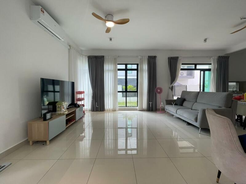 Cluster House for Sale in Gelang Patah (Johor) - William Tay - Living Room - PropertyGuru.com.my