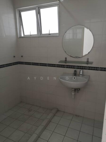 Windsor Tower untuk Untuk Disewa - RM 1,700 /bulan, Mac 2026 - Bathroom - PropertyGuru.com.my