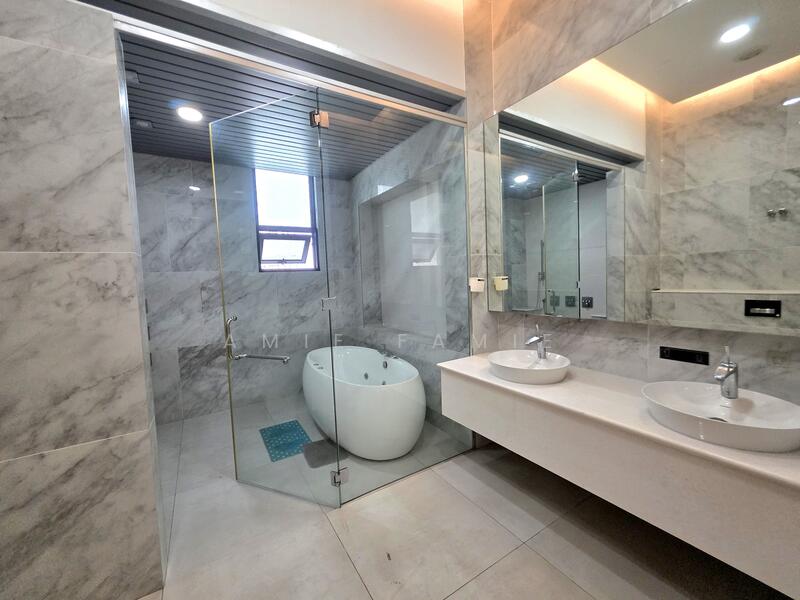 Bungalow for Sale in Country Heights Damansara (Kuala Lumpur) - Amie Famie - Bathroom - PropertyGuru.com.my