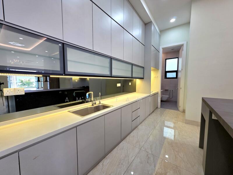 Bungalow for Sale in Country Heights Damansara (Kuala Lumpur) - Amie Famie - Kitchen - PropertyGuru.com.my