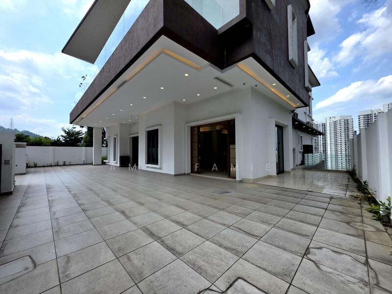 Bungalow for Sale in Country Heights Damansara (Kuala Lumpur) - Amie Famie - Exterior - PropertyGuru.com.my