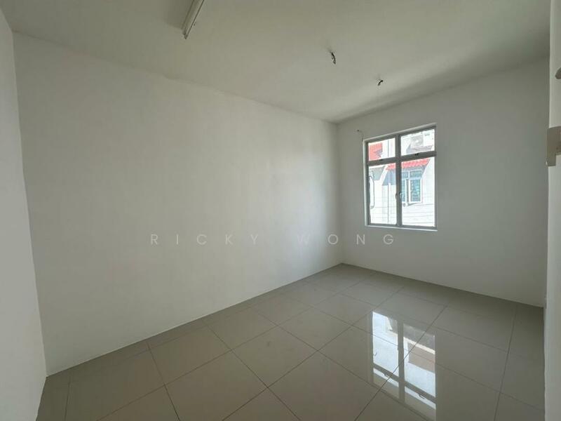 3-storey Terraced House for Sale in Sungai Nibong (Bayan Lepas) - Ricky Wong - Interior - PropertyGuru.com.my