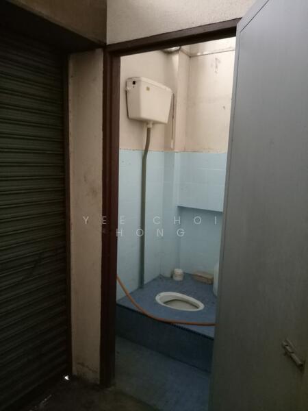 Shop for Rent in Kulim (Kedah) - Yee Choi Hong - Bathroom - PropertyGuru.com.my