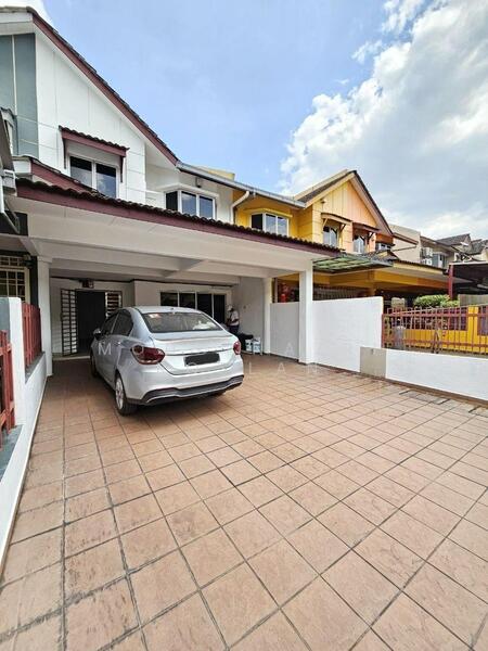 2-storey Terraced House for Sale in Sungai Buloh (Selangor) - Mohd Nazri Roslan - Exterior - PropertyGuru.com.my