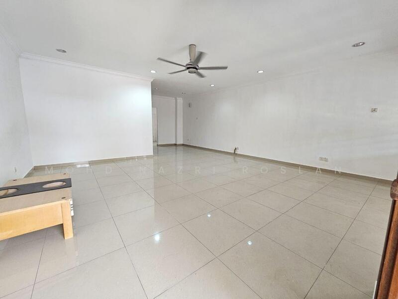 2-storey Terraced House for Sale in Sungai Buloh (Selangor) - Mohd Nazri Roslan - Living Room - PropertyGuru.com.my