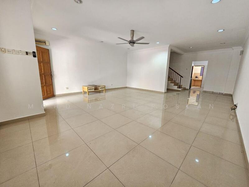 2-storey Terraced House for Sale in Sungai Buloh (Selangor) - Mohd Nazri Roslan - Living Room - PropertyGuru.com.my