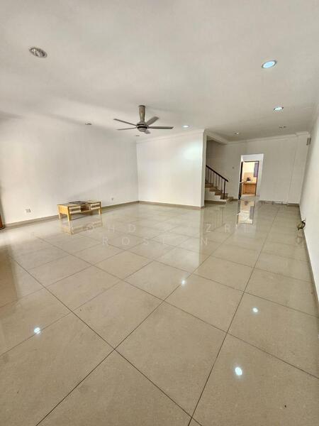 2-storey Terraced House for Sale in Sungai Buloh (Selangor) - Mohd Nazri Roslan - Living Room - PropertyGuru.com.my