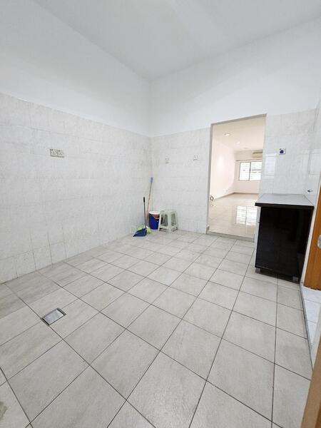 2-storey Terraced House for Sale in Sungai Buloh (Selangor) - Mohd Nazri Roslan - Kitchen - PropertyGuru.com.my
