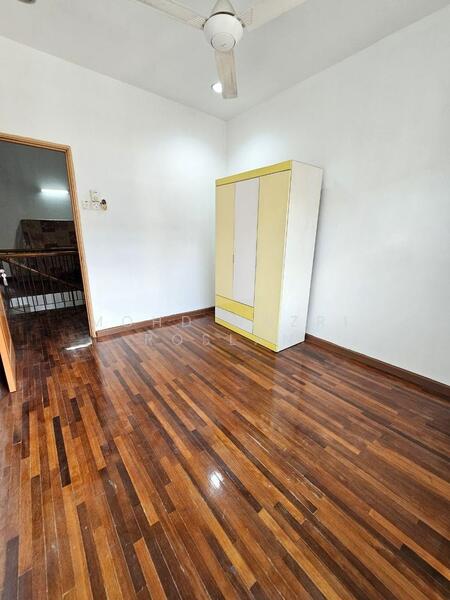 2-storey Terraced House for Sale in Sungai Buloh (Selangor) - Mohd Nazri Roslan - Bedroom - PropertyGuru.com.my