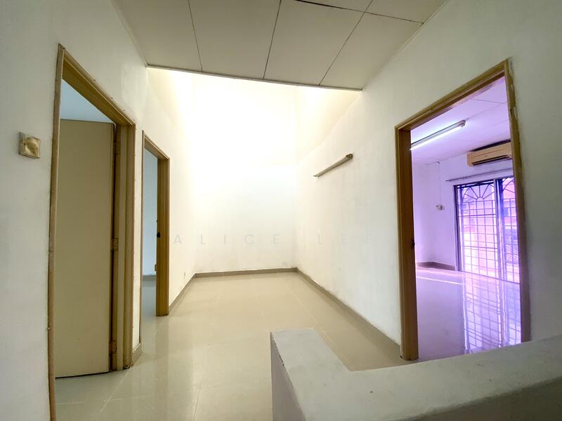 Upstairs living hall