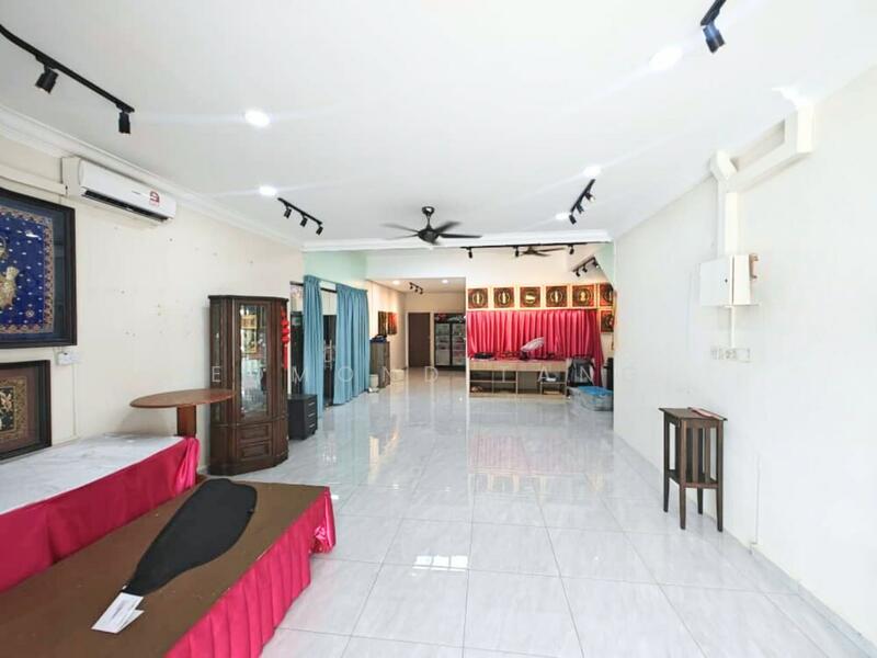 Shop / Office for Sale in Bandar Uda Utama (Johor Bahru) - Edmond Tang - Living Room - PropertyGuru.com.my