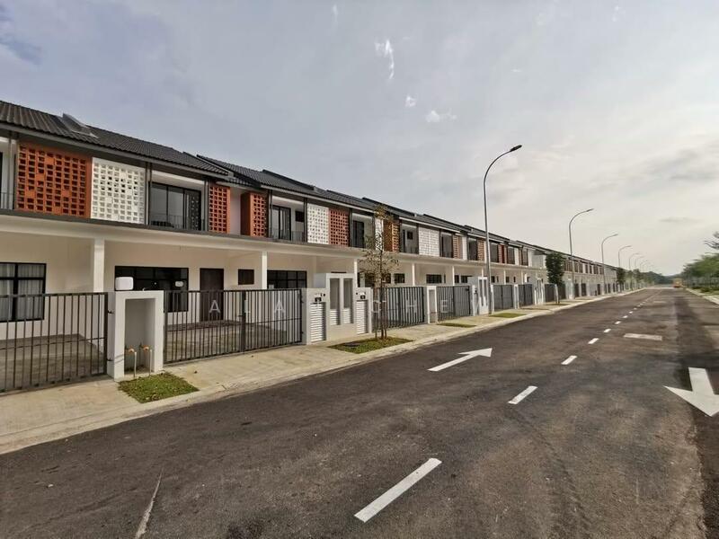 2-storey Terraced House for Sale in Johor Bahru (Johor) - Alan Chew - Exterior - PropertyGuru.com.my