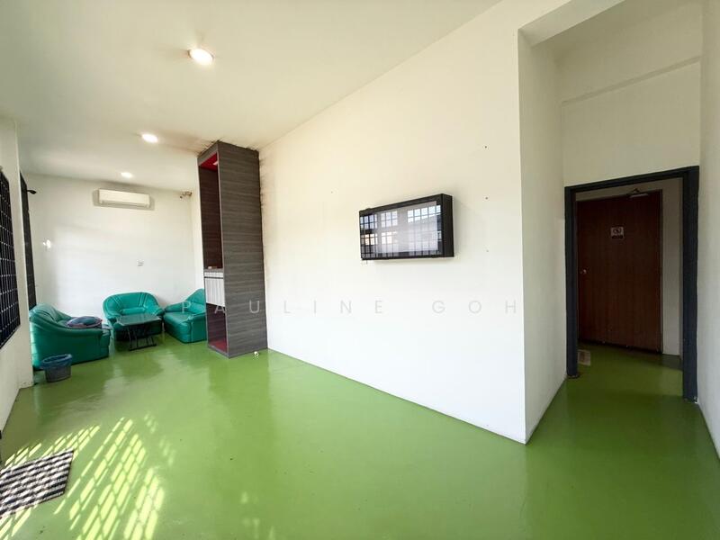 Factory for Rent in Kawasan Industri Simpang Renggam (Simpang Renggam) - Pauline Goh - Living Room - PropertyGuru.com.my
