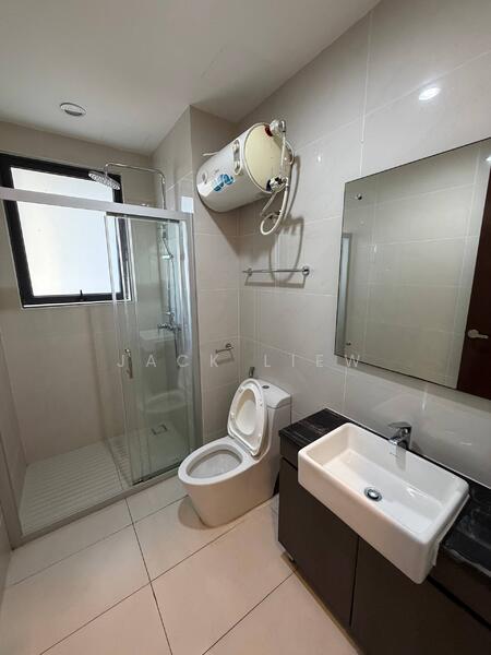 Bay Point @ Country Garden Danga Bay untuk Untuk Disewa - RM 3,000 /bulan, Mac 2026 - Bathroom - PropertyGuru.com.my