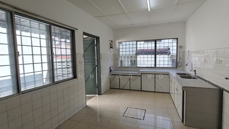 2-storey Terraced House for Rent in Usj 3 (Subang Jaya) - Jennifer Ng - Kitchen - PropertyGuru.com.my