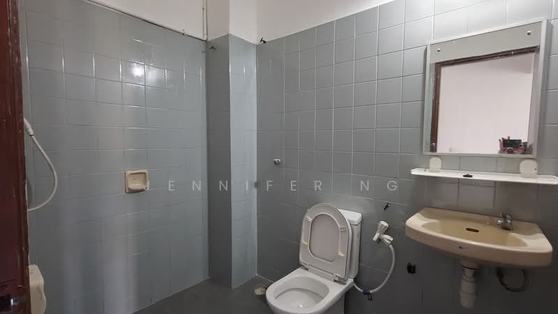 2-storey Terraced House for Rent in Usj 3 (Subang Jaya) - Jennifer Ng - Bathroom - PropertyGuru.com.my